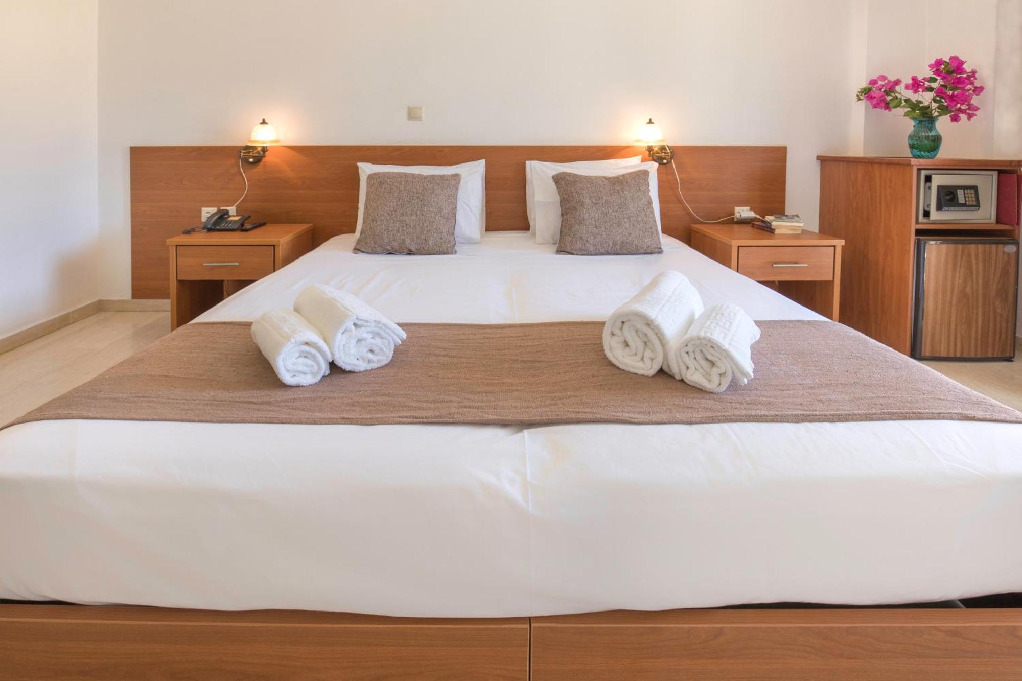 Double or Twin Room Garden View