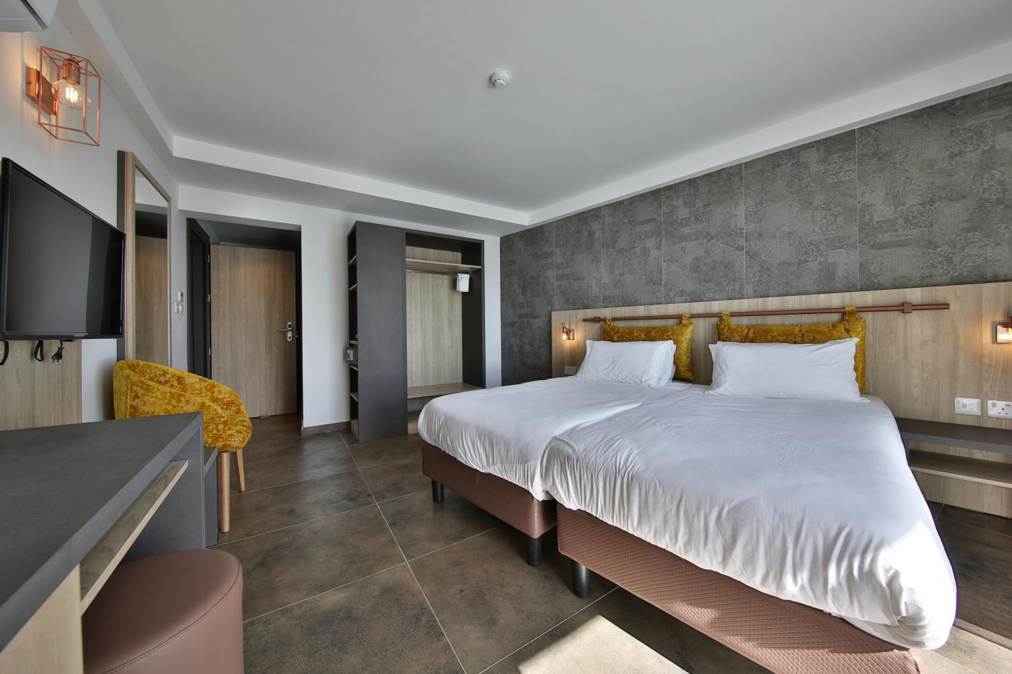 Deluxe Doppel-/Zweibettzimmer mit Balkon