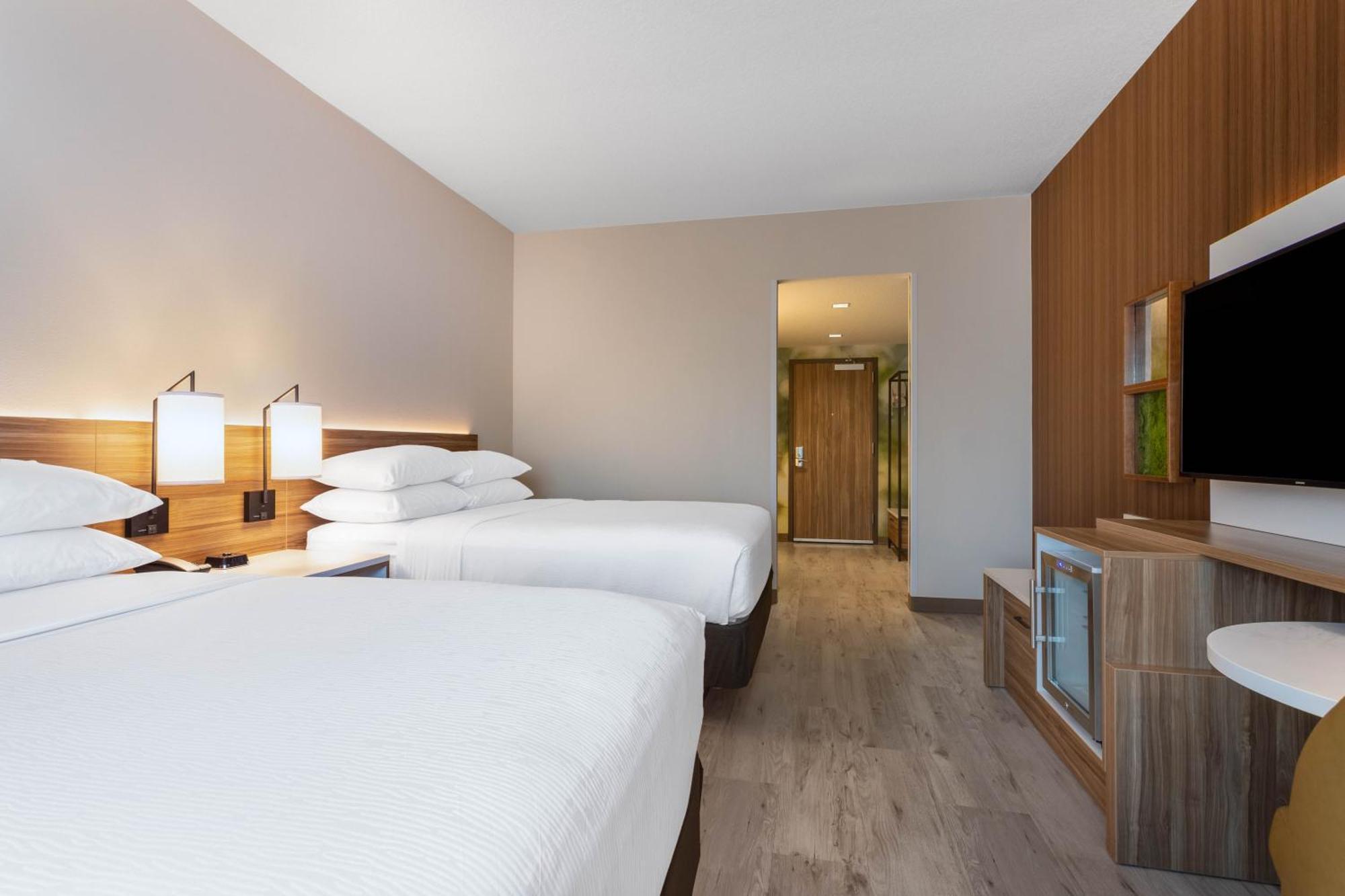 Queen Room Two Queen Beds No Resort Fee