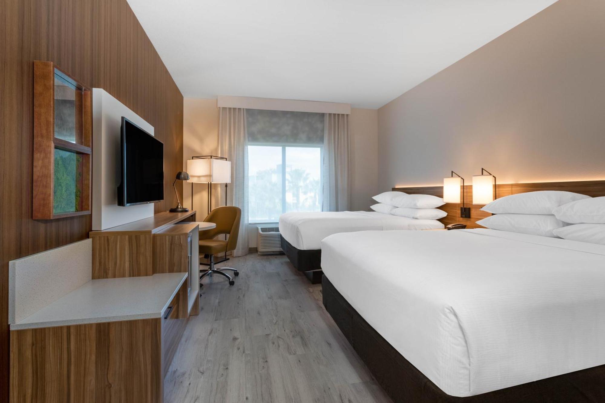 Queen Room Two Queen Beds No Resort Fee