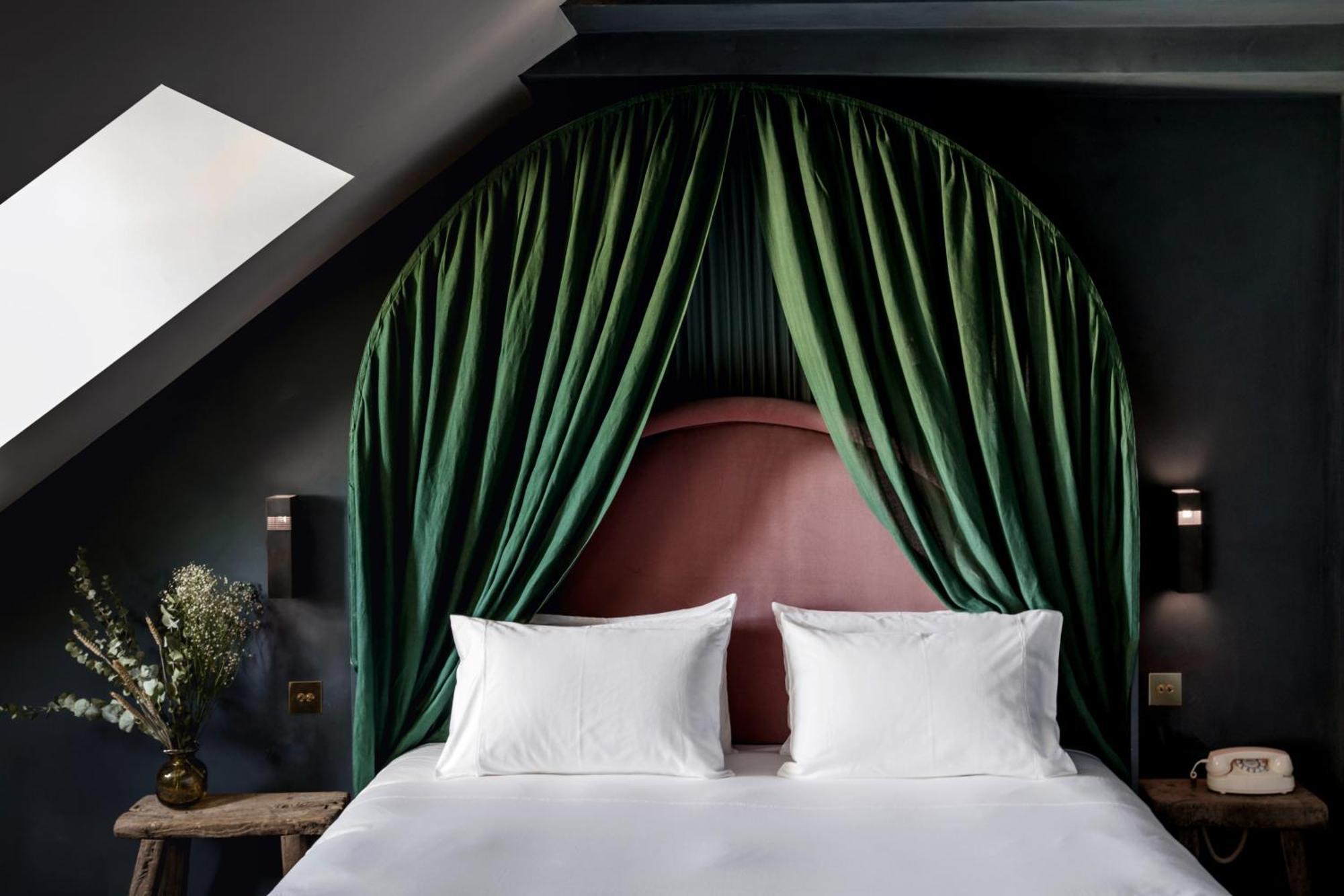 Junior Suite Parisian Eaves