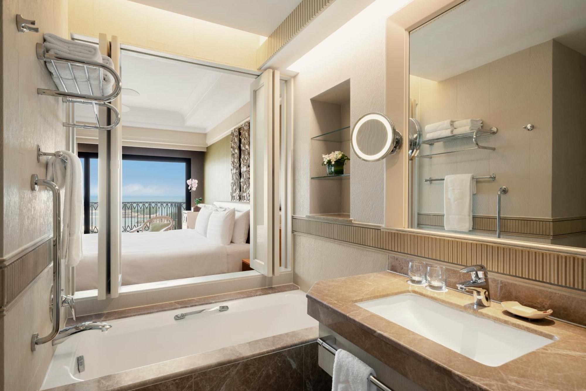 Chambre Lit King-Size Panoramique - Vue sur Mer