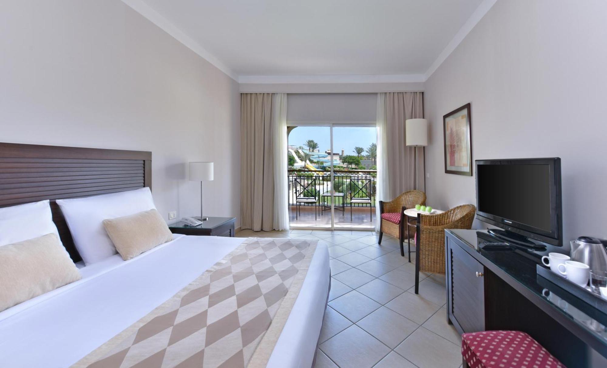 Jaz Mirabel Park Superior Queen or Twin Bed Pool View