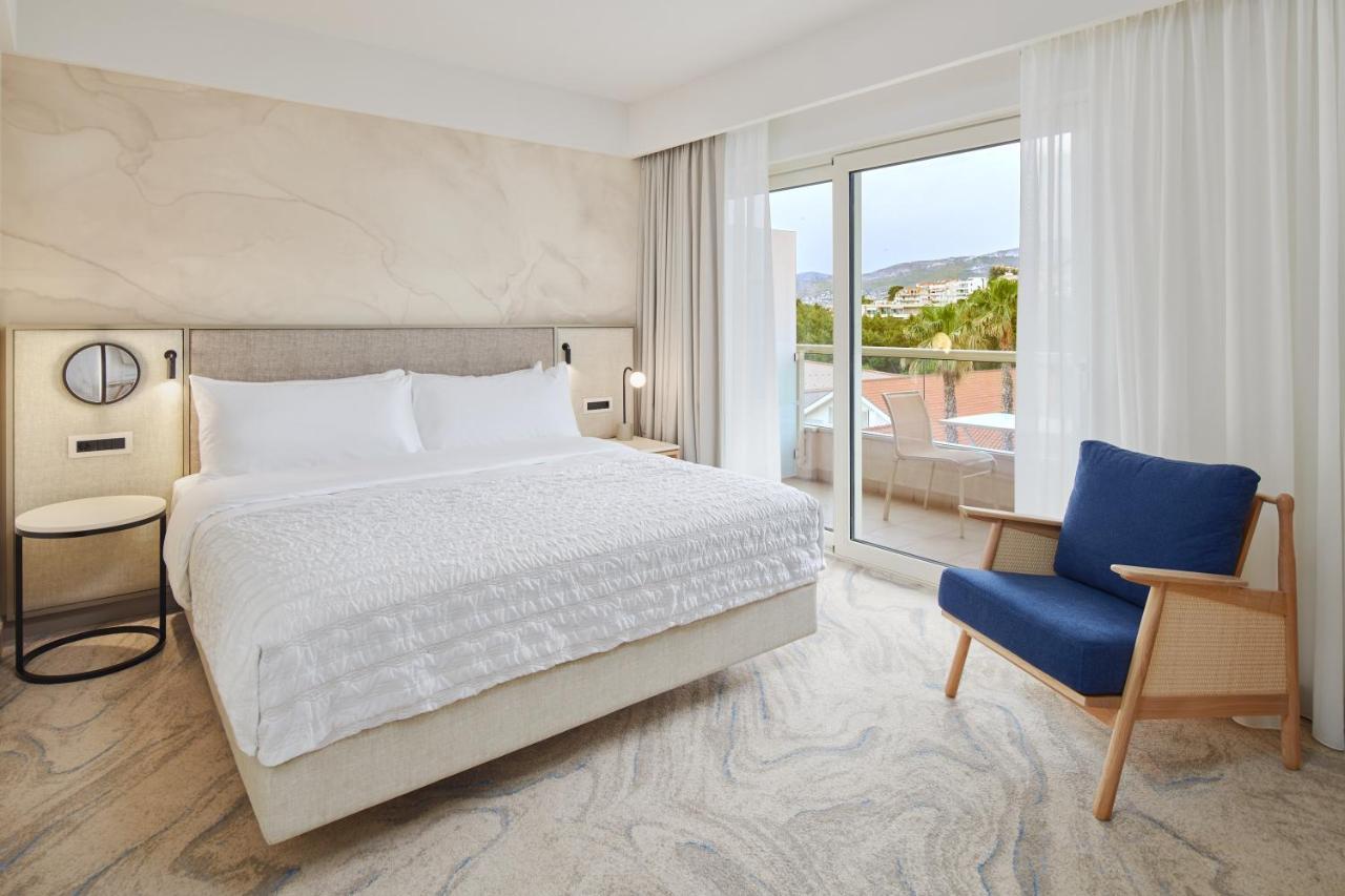 Elegant Park View Room King bed