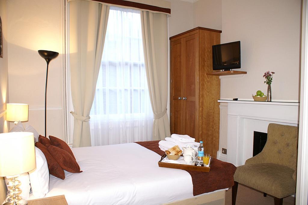 Double Room Private External Bathroom