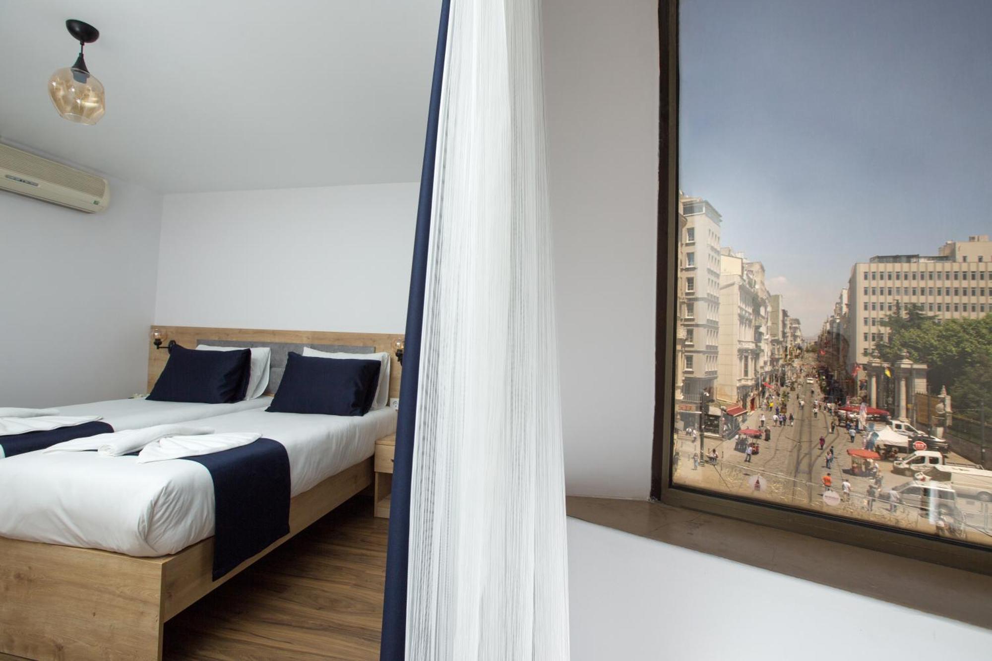 Deluxe Double or Twin Room City View