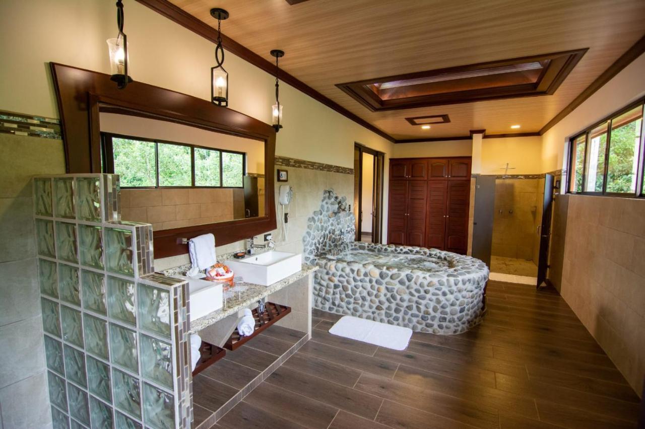 Master Suite Volcano View
