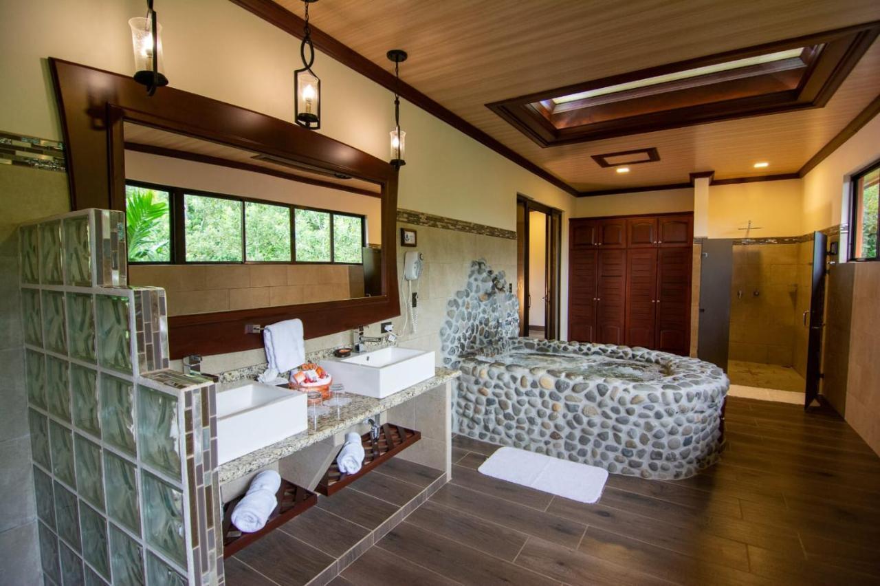 Master Suite Volcano View