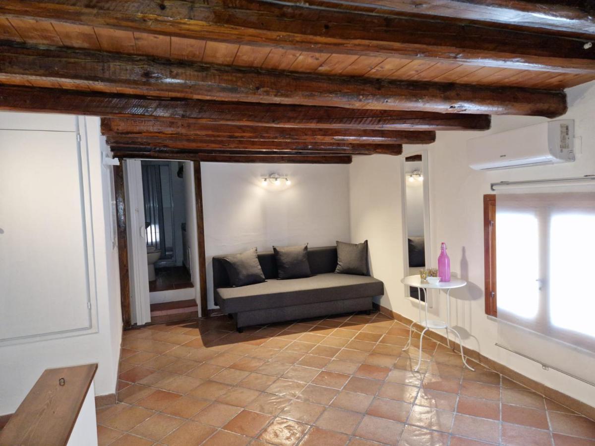 Basic Triple Room