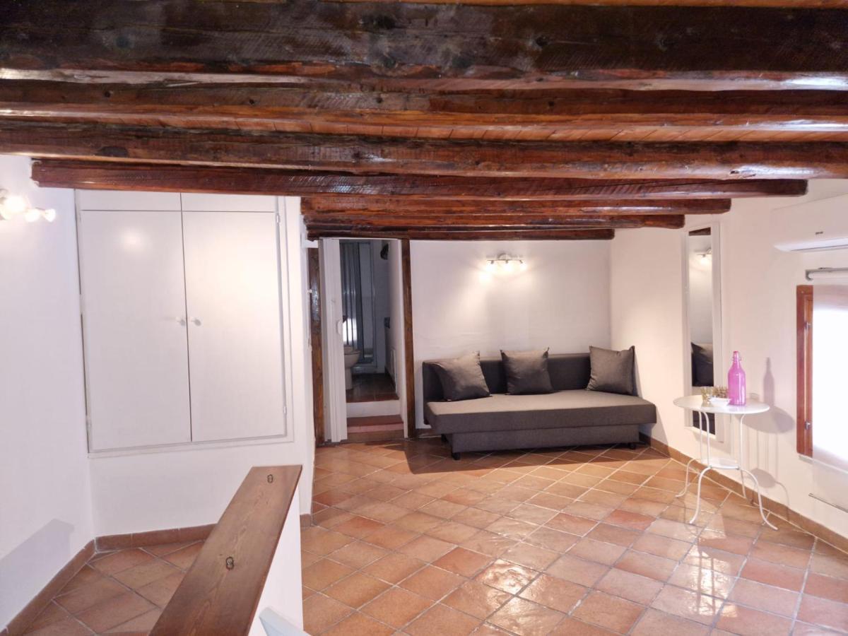Basic Triple Room