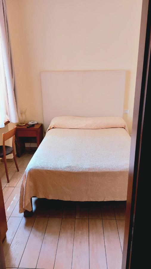 Eenpersoonskamer met Badkamer