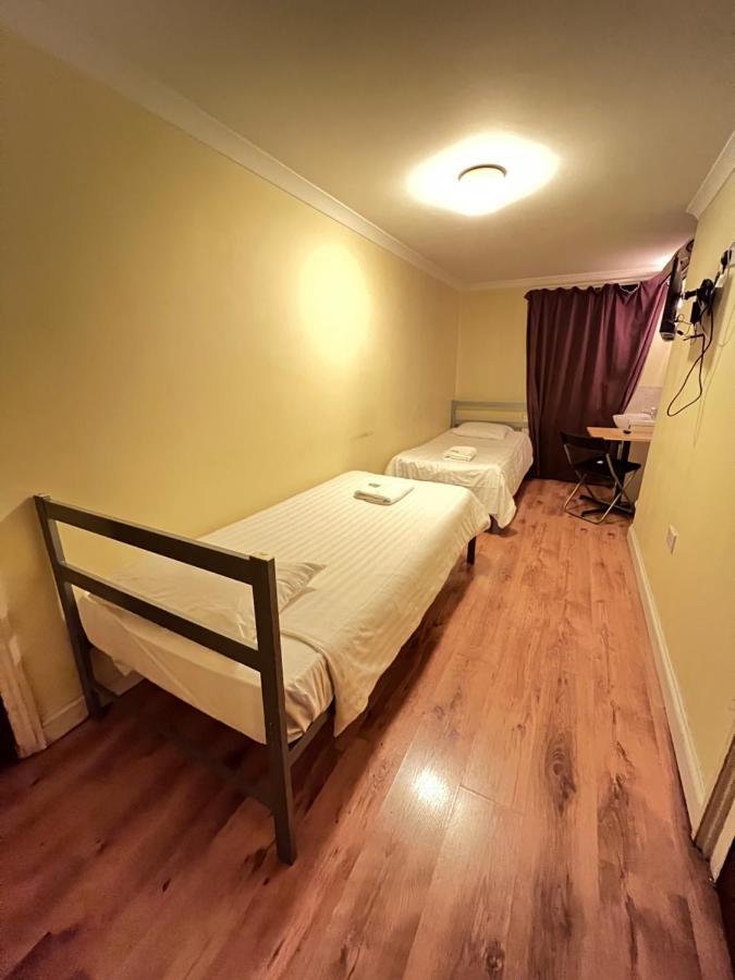 Twin Room,1288104808:JPEG