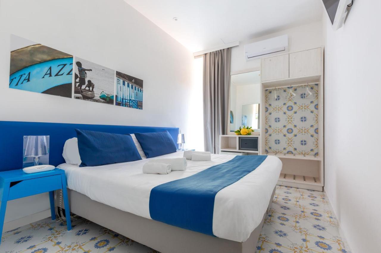 Double or Twin Room Sea View