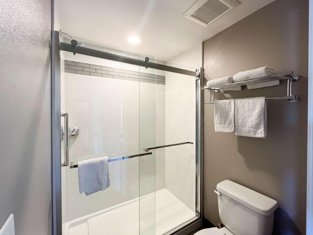Chambre Lit King-Size Deluxe - Non-Fumeurs