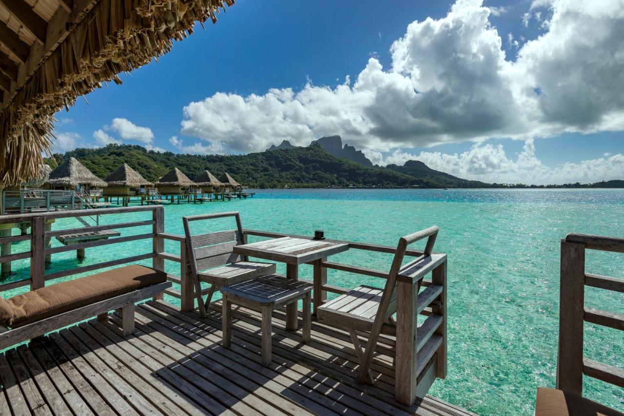 Bungalow met 1 Kingsize Bed Boven het Water en Uitzicht op Lagune