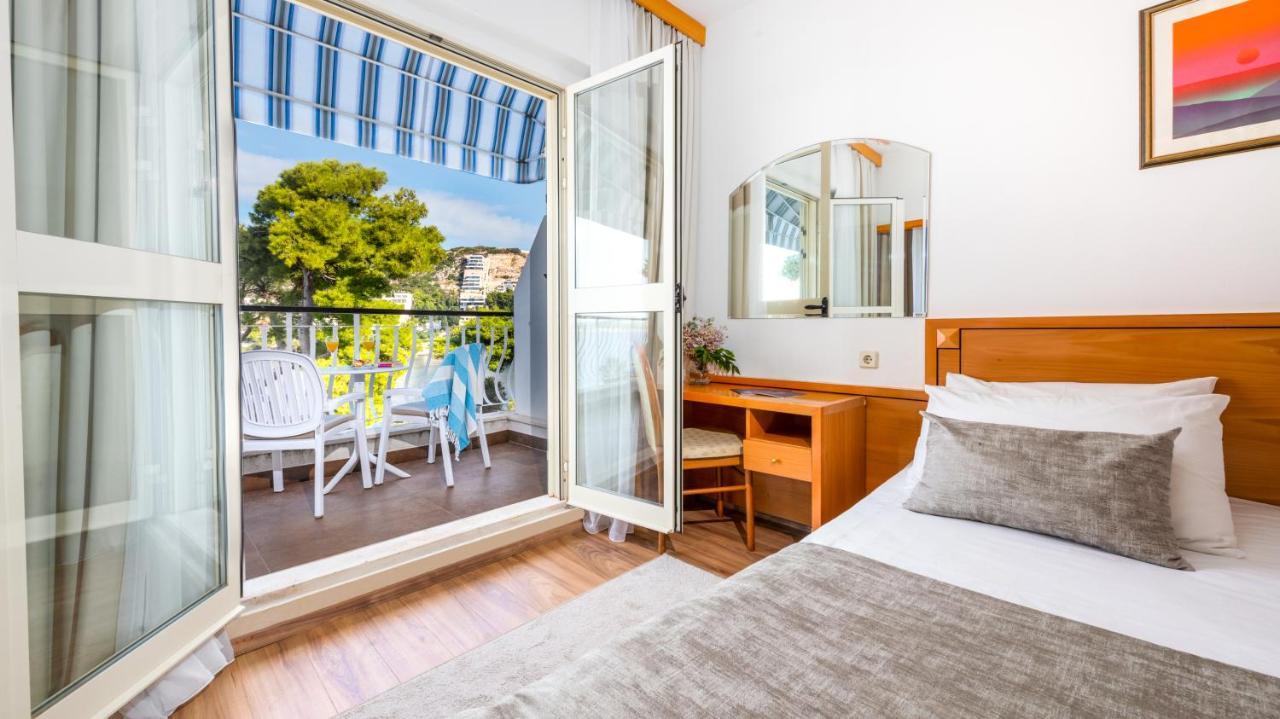 Double or Twin Room Balcony Sea View