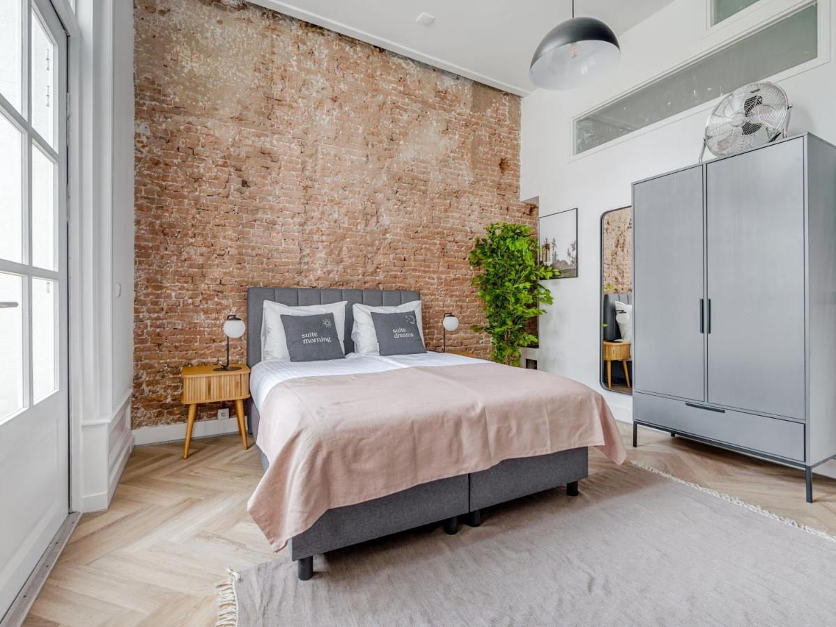 Kamer met Queensize Bed en Balkon