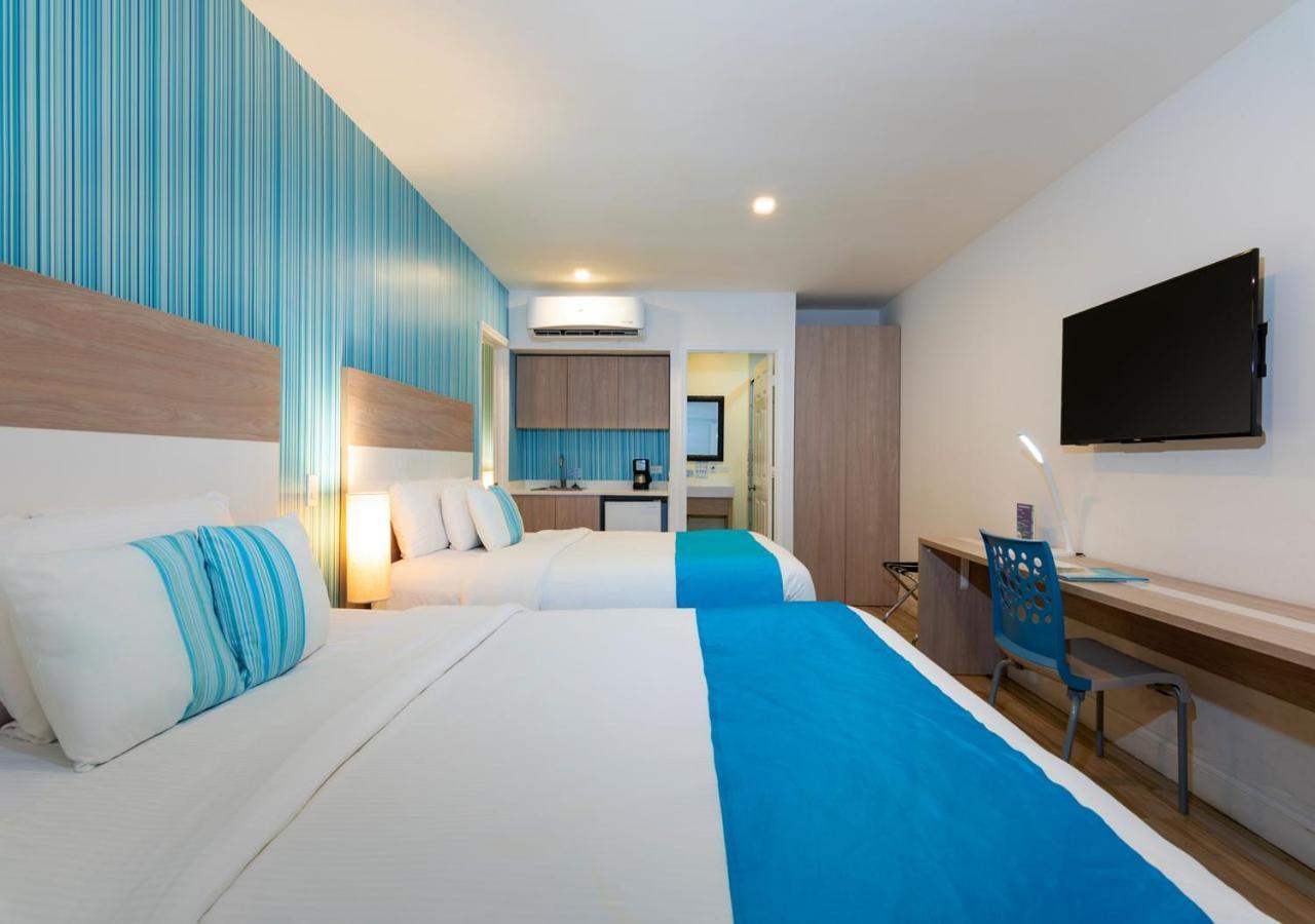 Deluxe Queen Suite