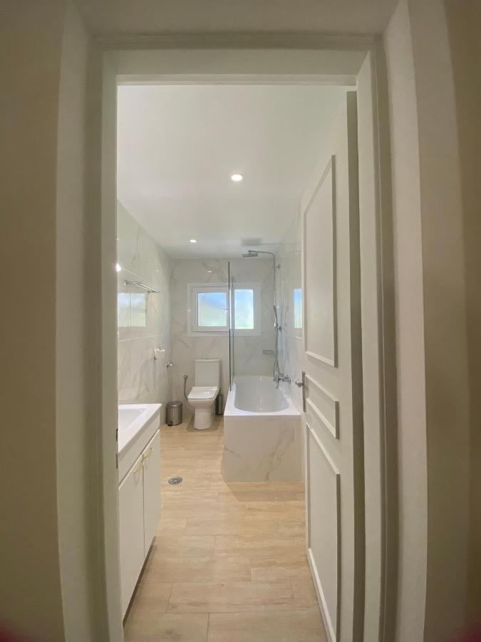 Superior Two-Bedroom Apartment Split Level Pool View