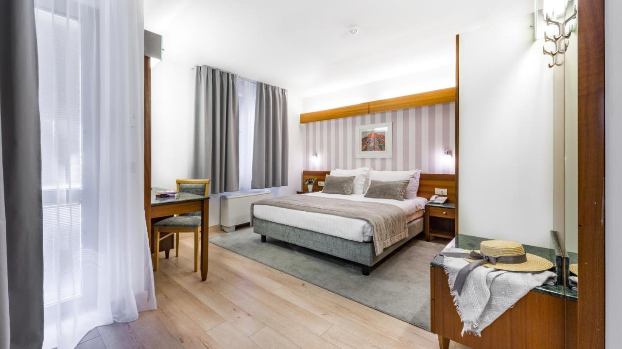 Double Room with Balcony and Park View,1163349417:JPEG