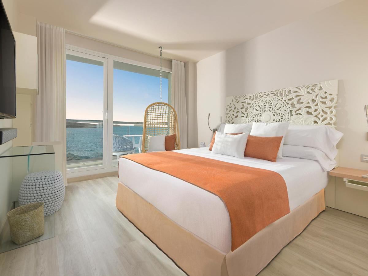 Quarto Duplo ou Twin Deluxe The One Make It Happen com Vista Mar Lateral