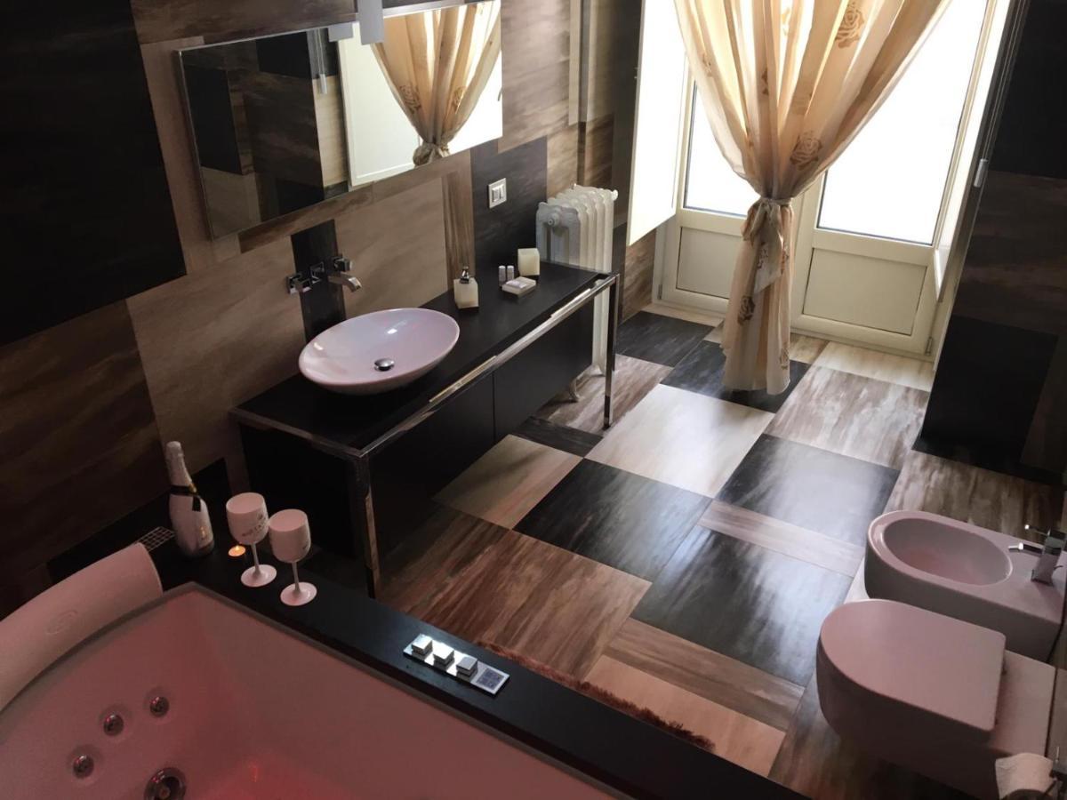 Family Room Private Bathroom