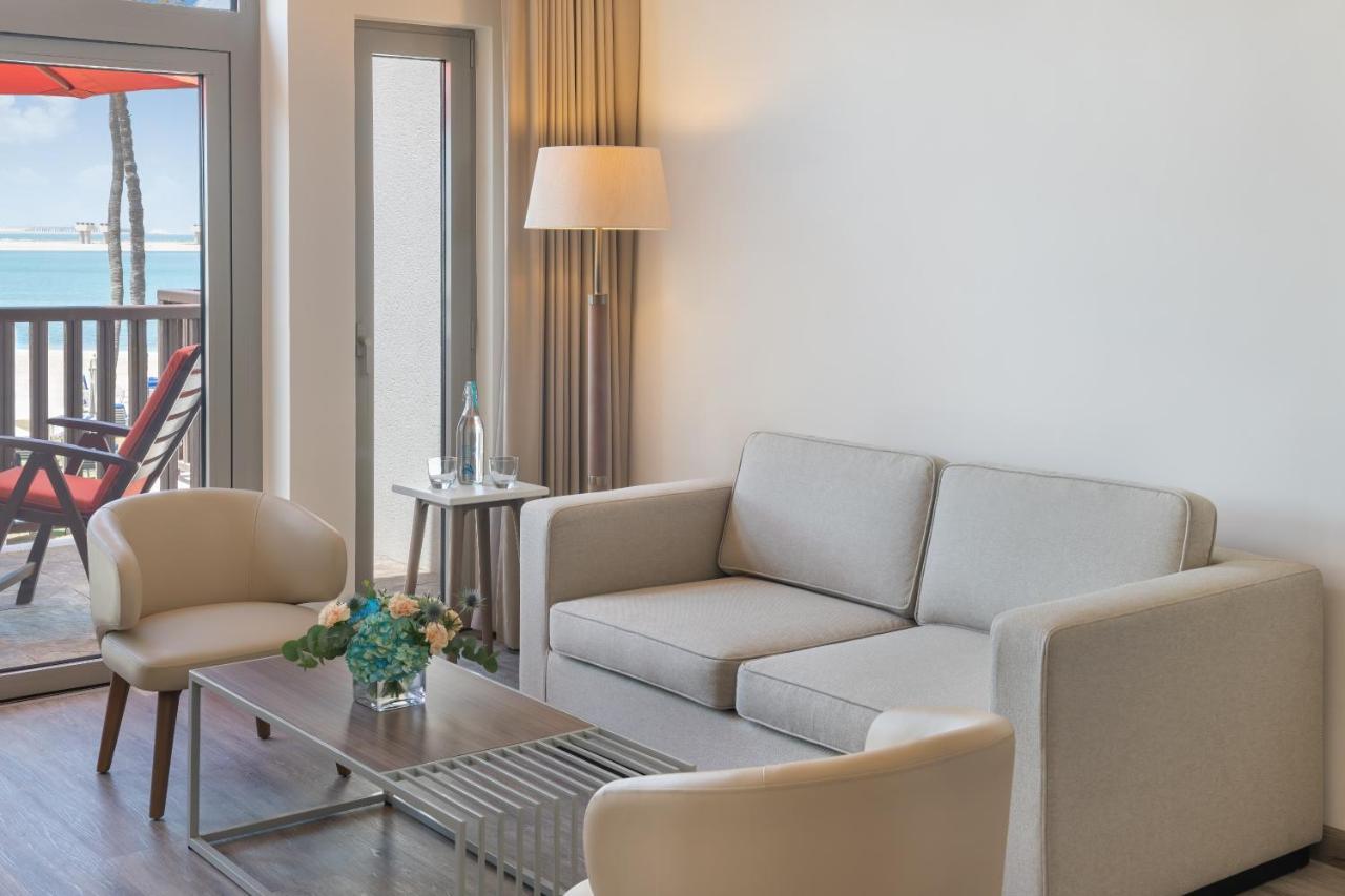 Sea View One Bedroom Suite Lounge Access Dedicated Pool & Beach,1296785224:JPEG