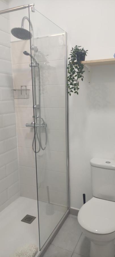 Family Room Private Bathroom