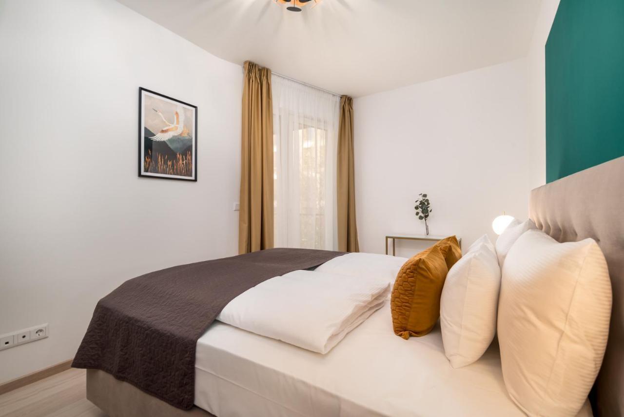 One bedroom suite balcony
