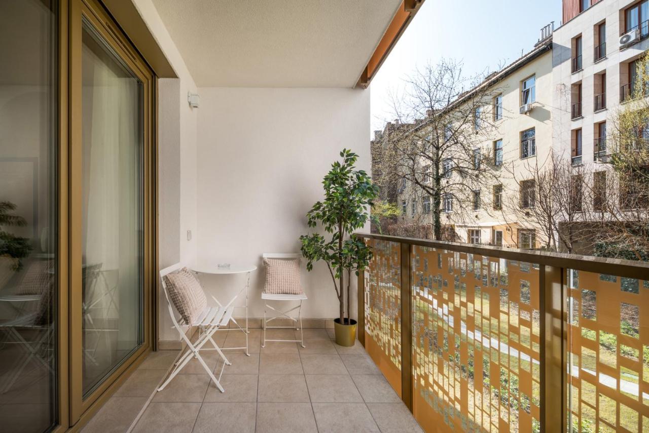 Superior Studio Balcony
