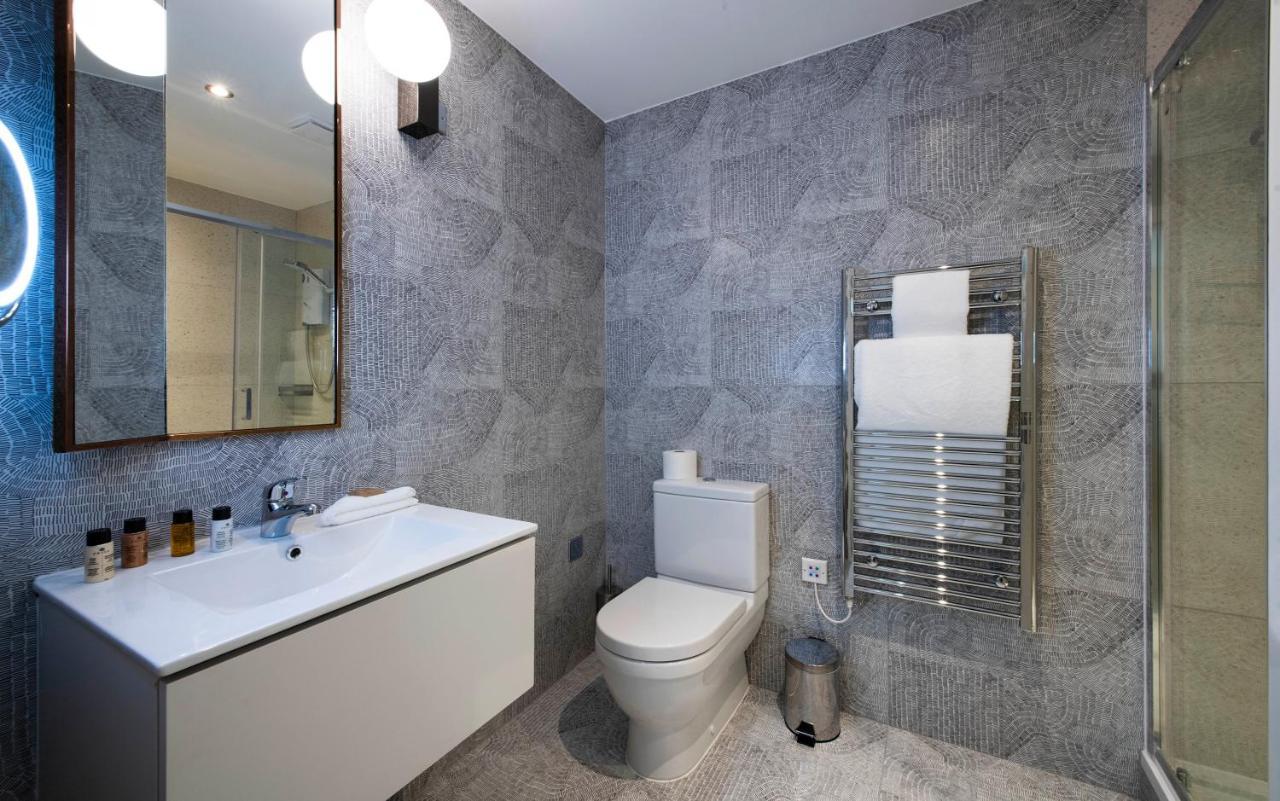 One-Bedroom Apartment,1298680969:JPEG