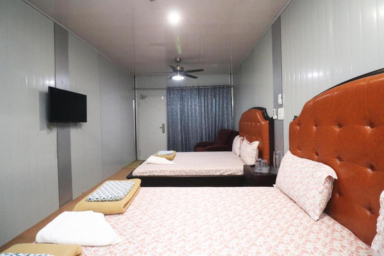 Deluxe Family Room