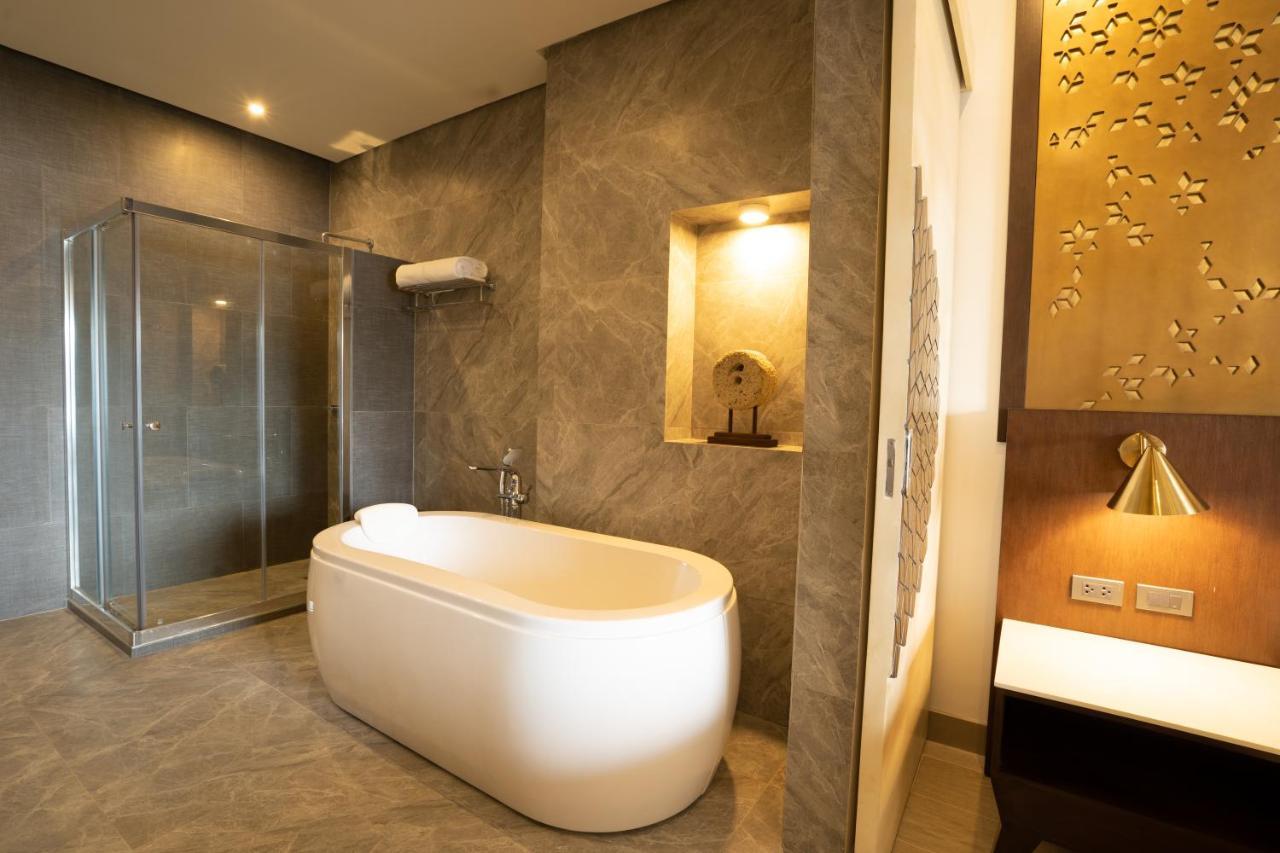 Premier King Room