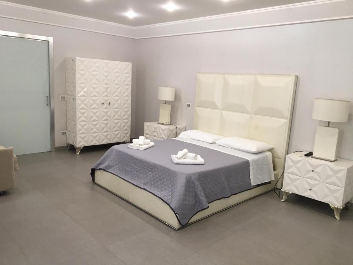 Family Room Private Bathroom