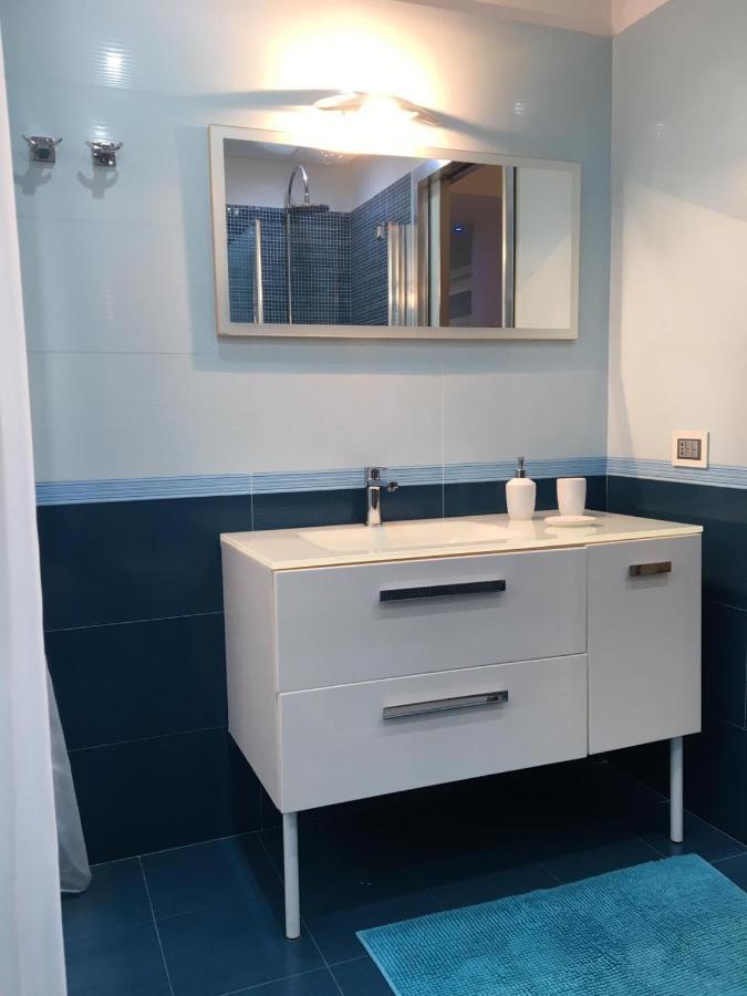 Family Room Private Bathroom
