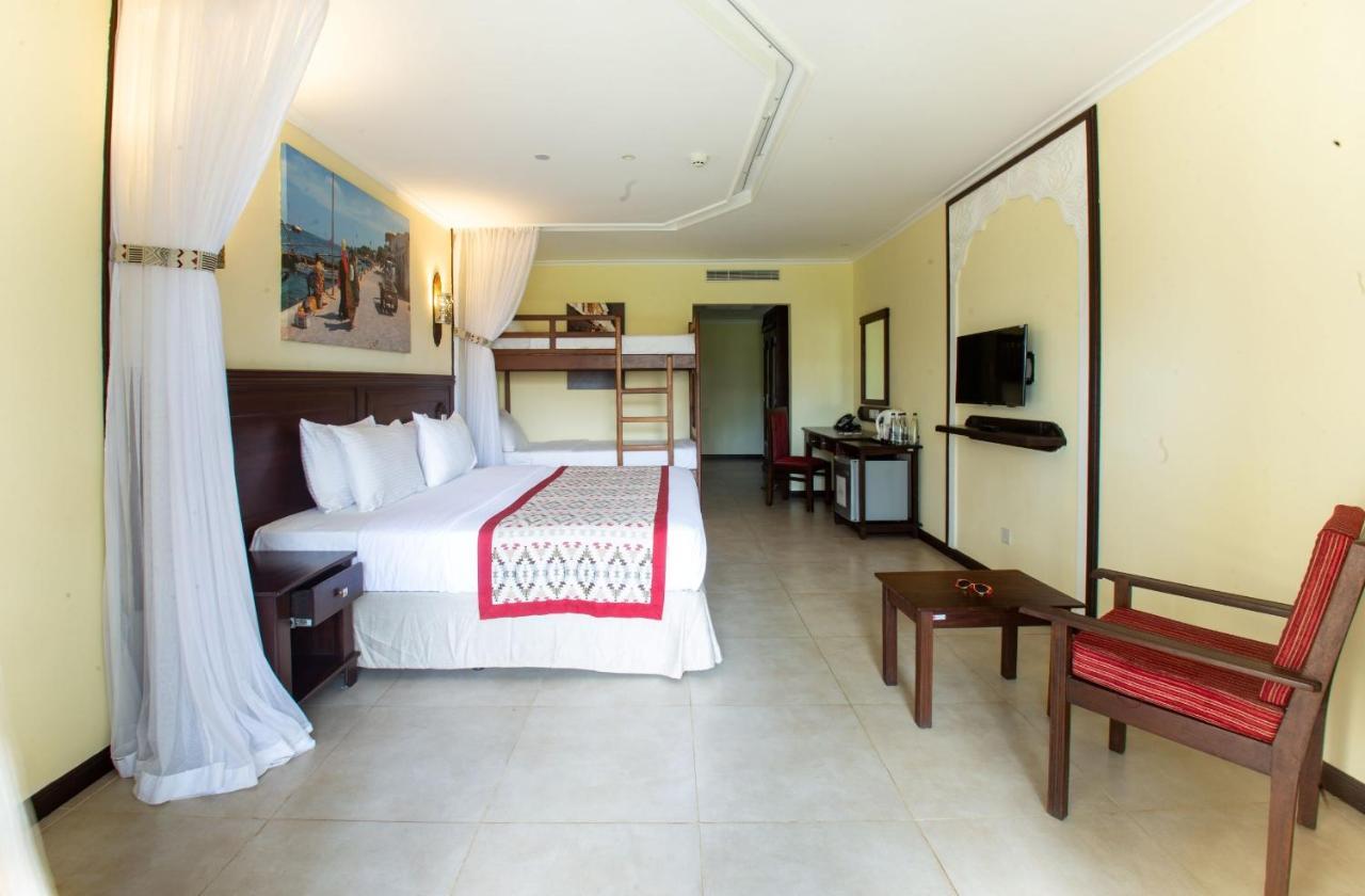Family Room,1299682054:JPEG