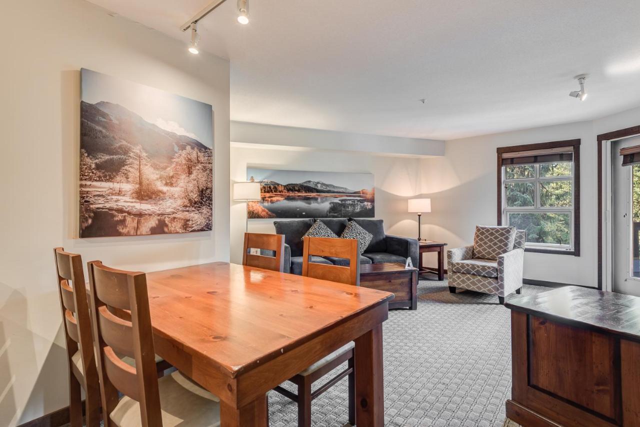 One Bedroom Accessible Queen Suite Full Kitchen
