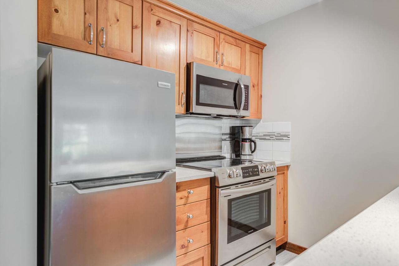 One-Bedroom Suite Full Kitchen
