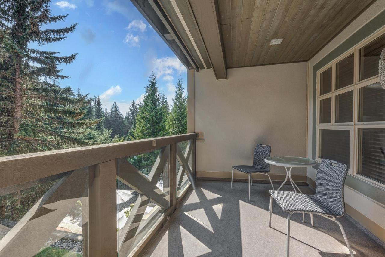 One Bedroom Slopeside Suite Full Kitchen