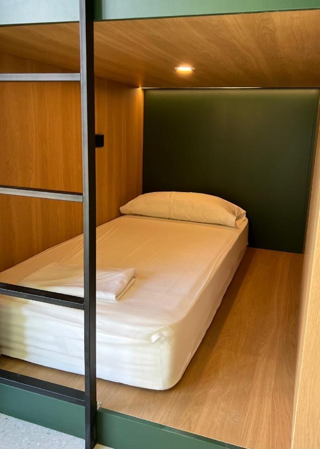 Bed 18-Bed Mixed Dormitory Room Bathroom