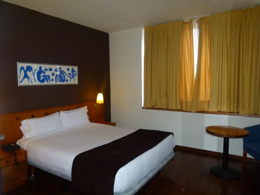 Basic Double or Twin Room,405477051:JPEG