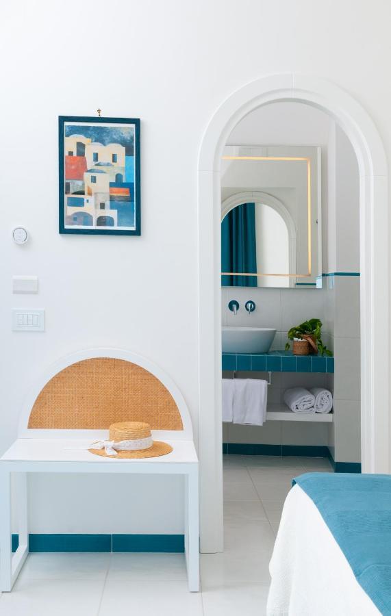 Double or Twin Room Sea View