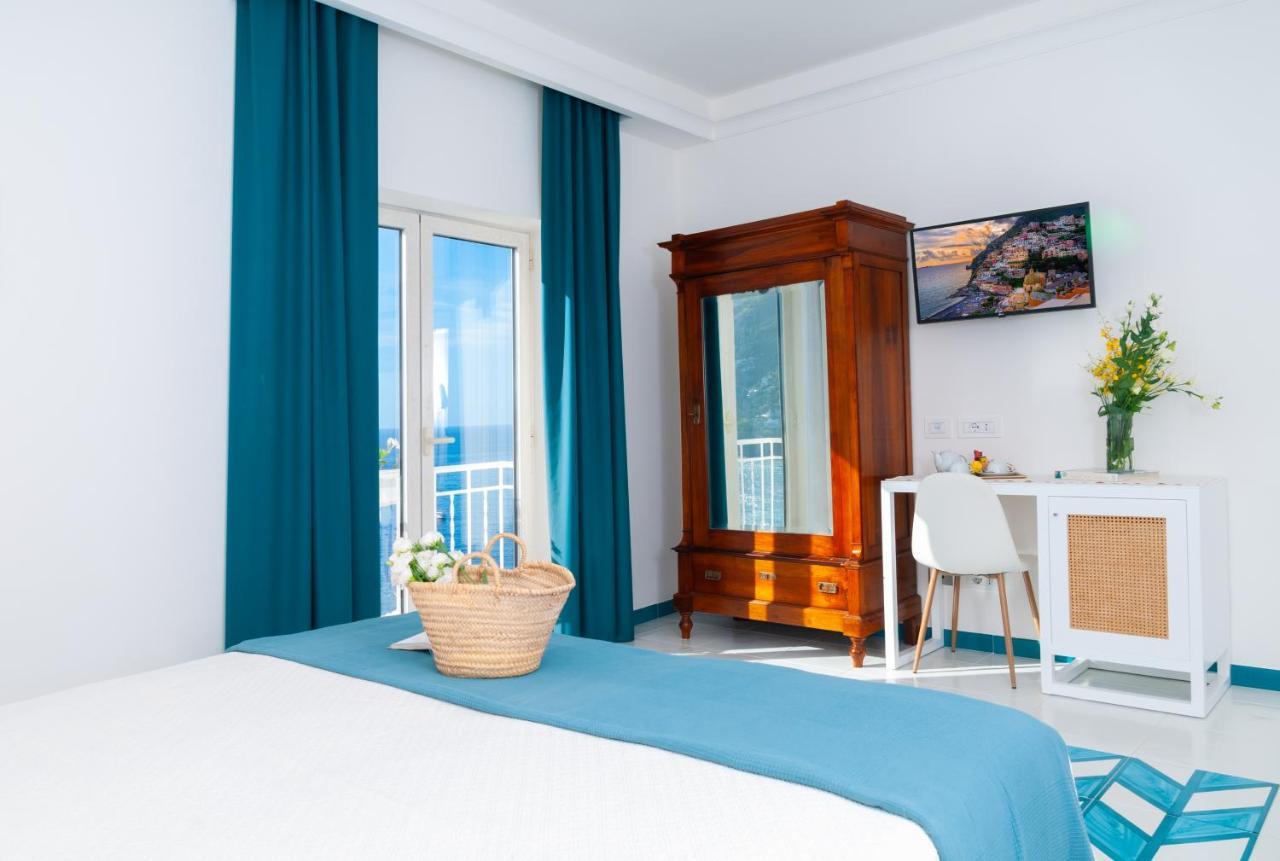 Double or Twin Room Sea View