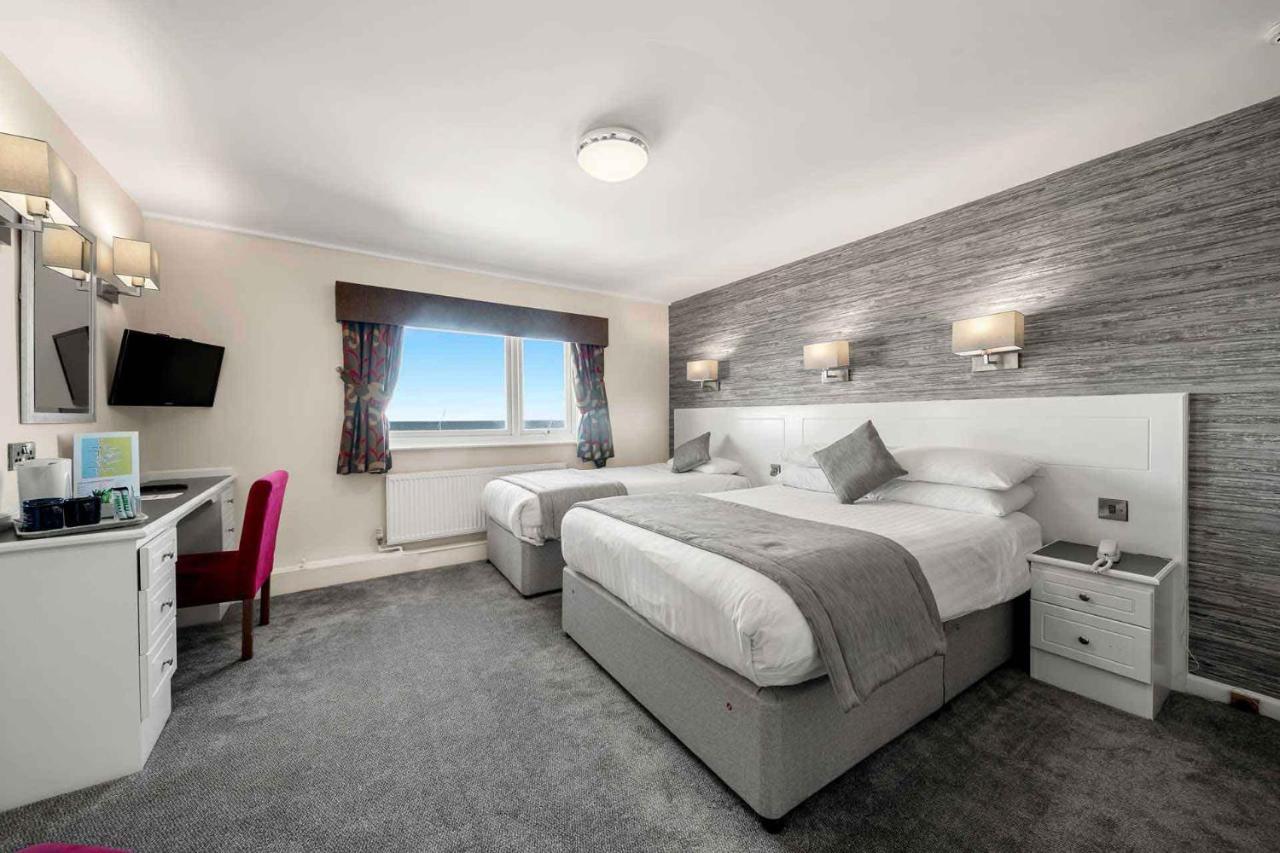 Double or Twin Room Sea View