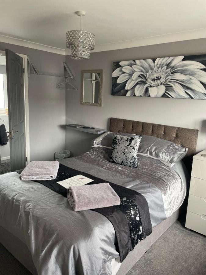 Deluxe Double Room Shower