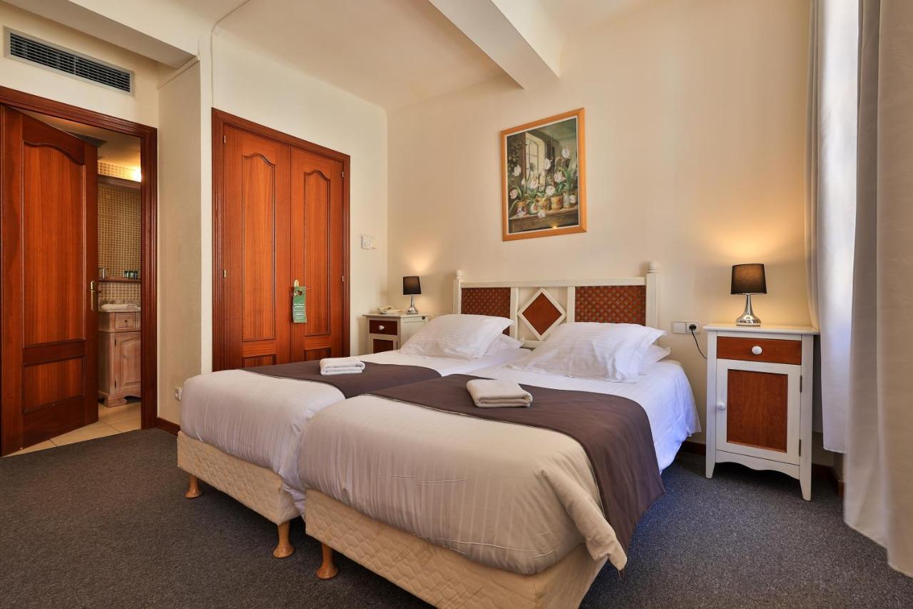 Quarto Superior com 2 Camas de Solteiro