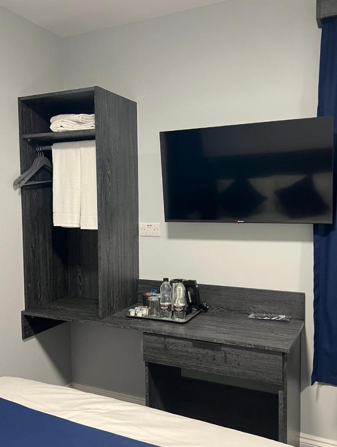 Comfort Triple Room Shower