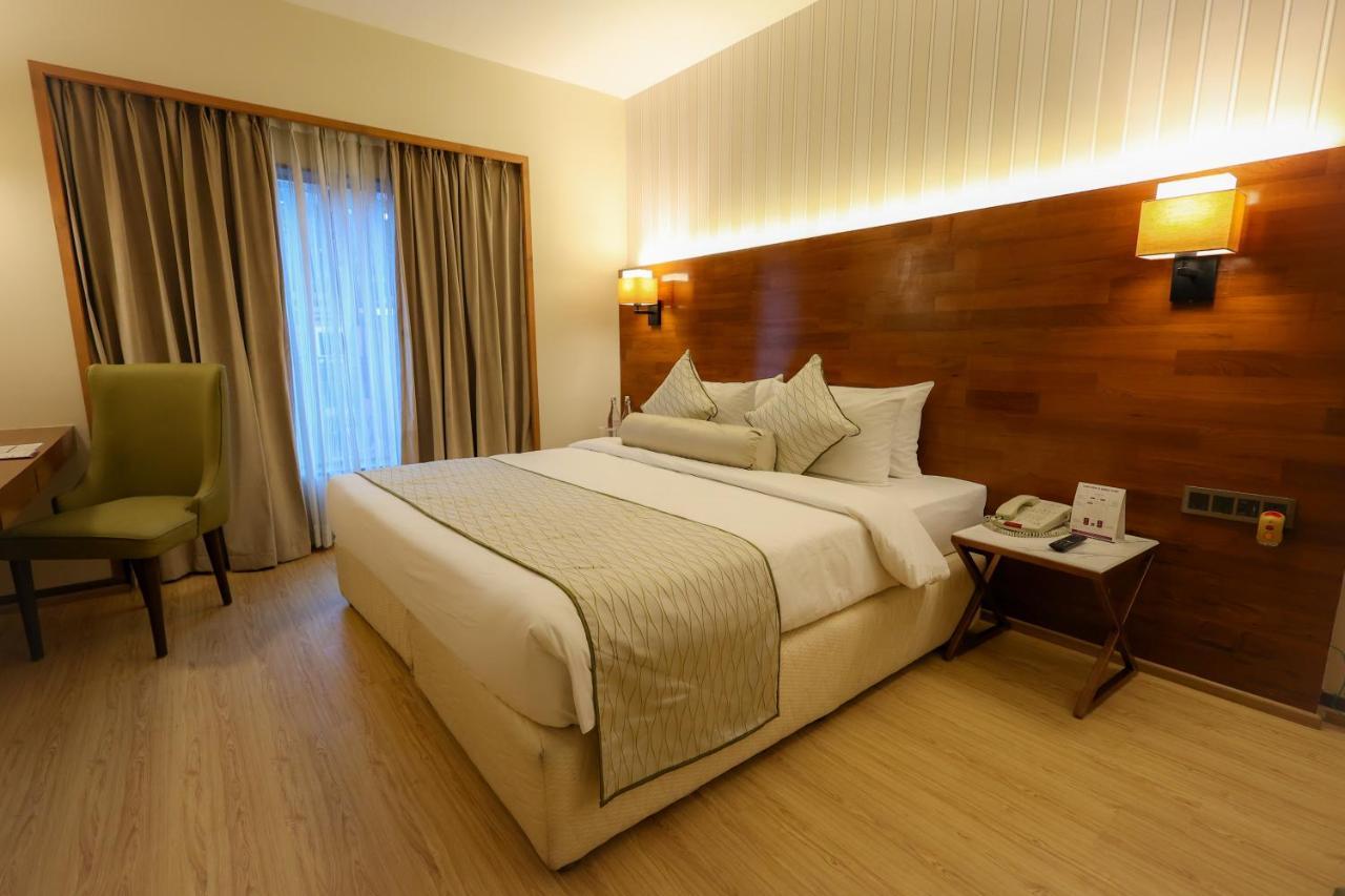 Executive Room,1305059929:JPEG