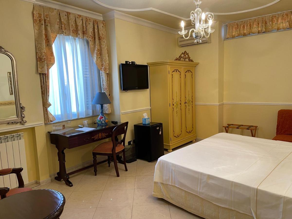 Triple Room Bath