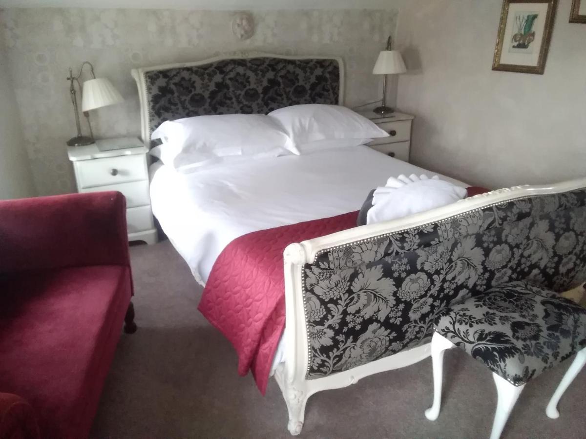 Deluxe Double Room Shower